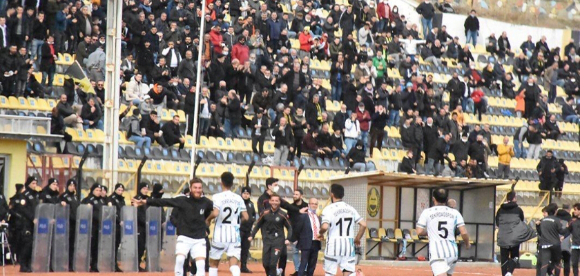 Tekirdağspor Lider yoluna inanarak devam ediyor, Tekirdağspor: 2, Kapaklı 0