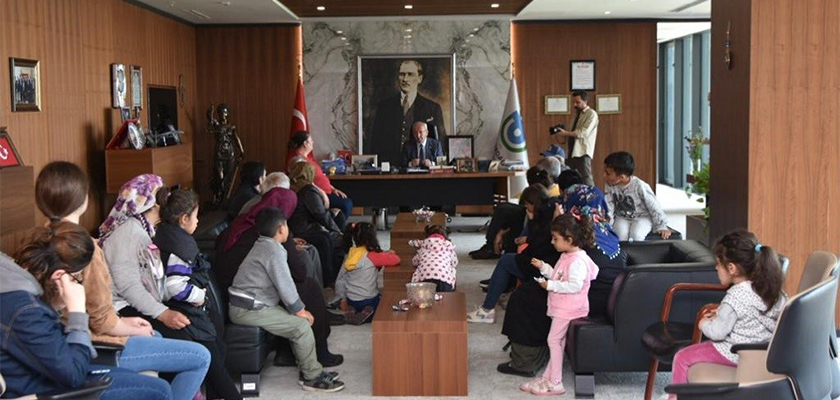 Tekirdağ Büyükşehir Belediyesi tarafından Süleymanpaşa ilçesi Kumbağ mahallesindeki depremzedelere gönderilen tebligat ülke gündemi oldu