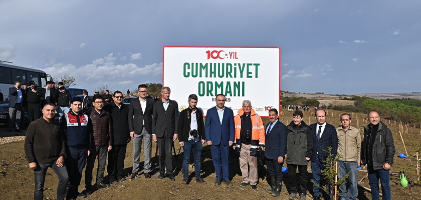 Başkan Uzunlar 100. Yıl onuruna fidan dikti