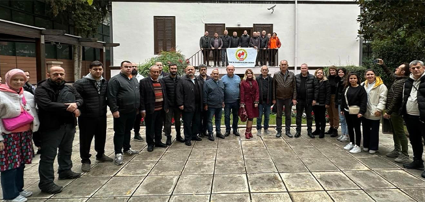 GAZETECİLER ATA’NIN HUZURUNDA