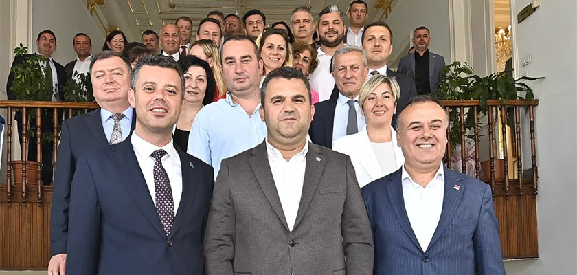 Başkan Nallar tebrikleri kabul ediyor