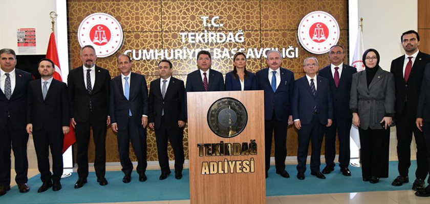 Adalet Bakanı Tunç Adliyeyi Ziyaret Etti