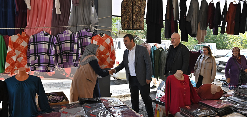 Başkan Volkan Nallar Altınova Kapalı Pazaryerinde Esnafla Buluştu