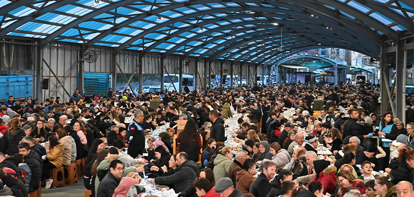 Atatürk ve Yavuz Mahallelerinde Binlerce Kişi Halk Sofralarında Buluştu