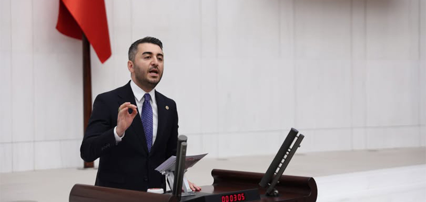 Samandağı’nda yaşananları sert bir şekilde eleştiri