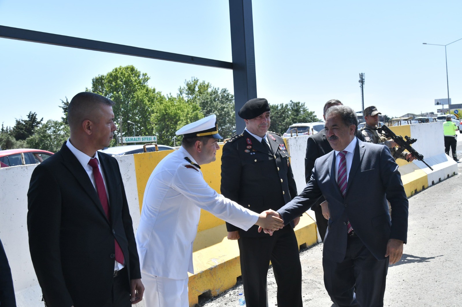 Vali Vekili Güler Uygulama Noktasında Görev Yapan Polislerle Bayramlaştı