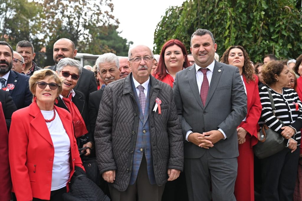 Başkan Volkan Nallar Cumhuriyet Bayramını Çocuklarla Kutladı