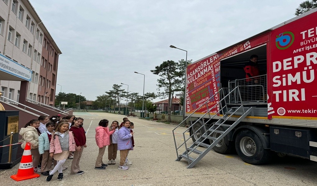 ULUSLARARASI AFET RİSKLERİNİ AZALTMA GÜNÜ’NDE BÜYÜKŞEHİRDEN FARKINDALIK EĞİTİMİ