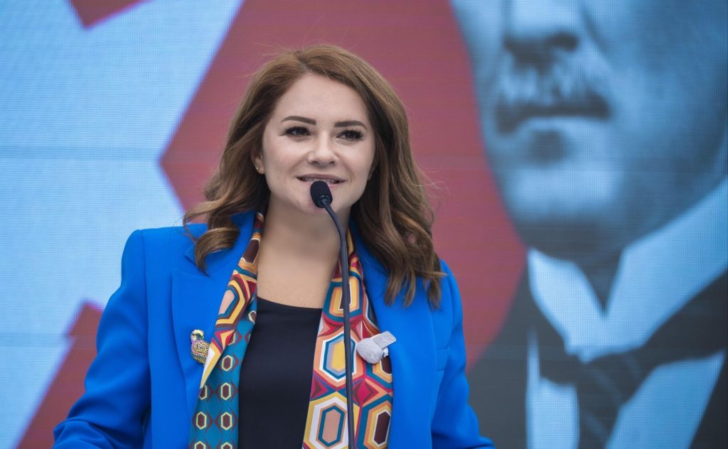 ESENLER MAHALLESİ DOĞALGAZA KAVUŞTU