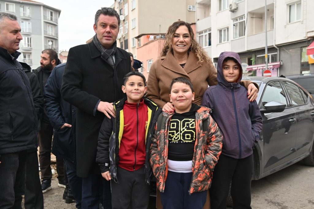 BAŞKAN ÇORLU’DA YAPIMI DEVAM EDEN YATIRIMLARI SAHADA İNCELEDİ