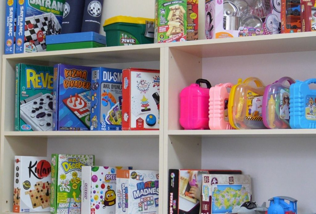 BÜYÜKŞEHİR’DEN ÇOCUKLARA FIRSAT EŞİTLİĞİ SUNAN KÜTÜPHANE