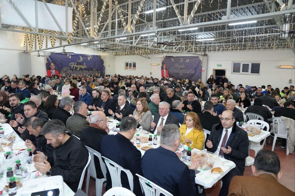 RAMAZAN’IN BEREKETİ VE KARDEŞLİK RUHU İĞNELER MAHALLESİ’NDE AYNI SOFRADA BULUŞTU