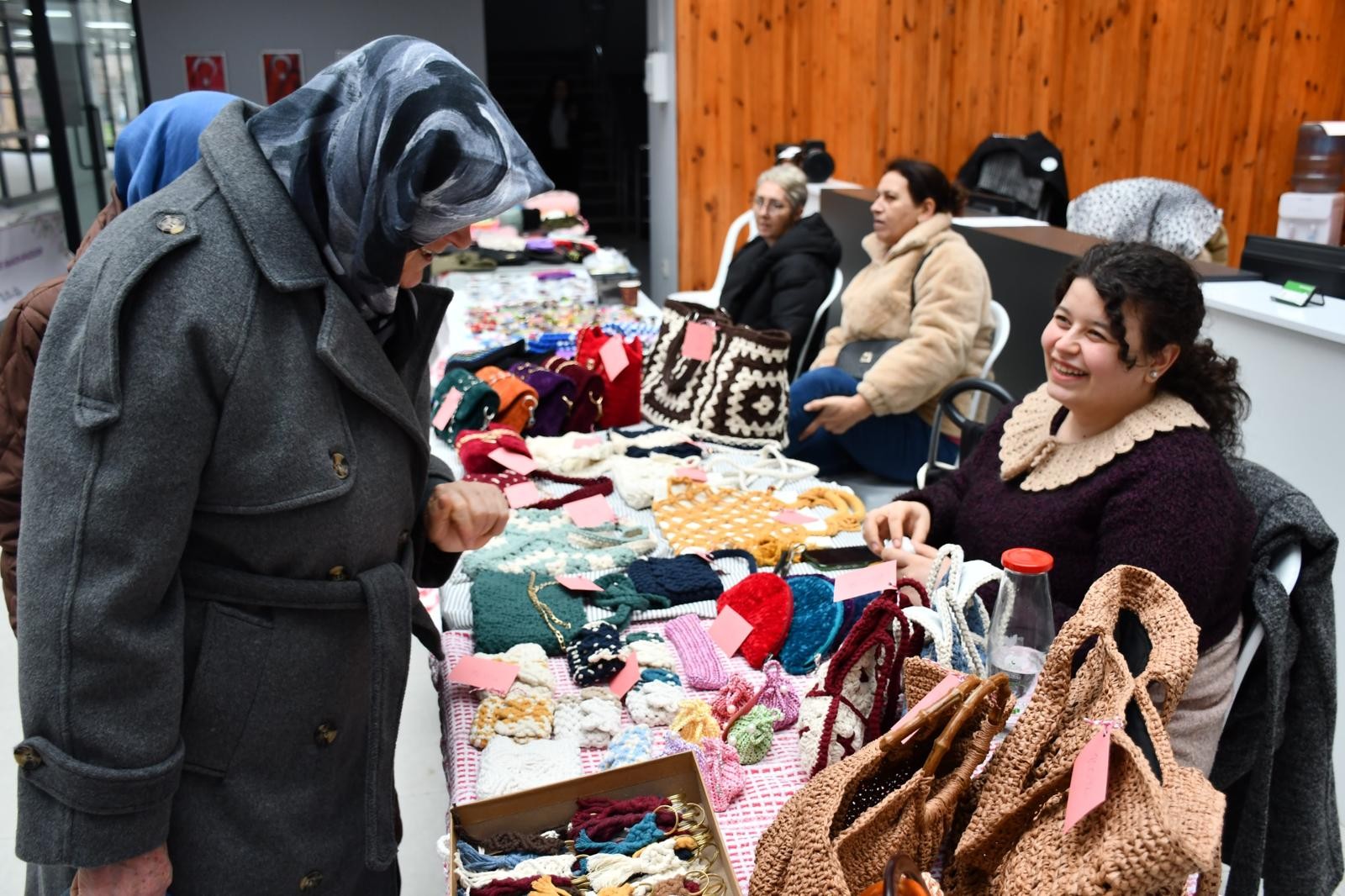 Sevgilinize en güzel hediye kadın el emeği pazarı’ndan