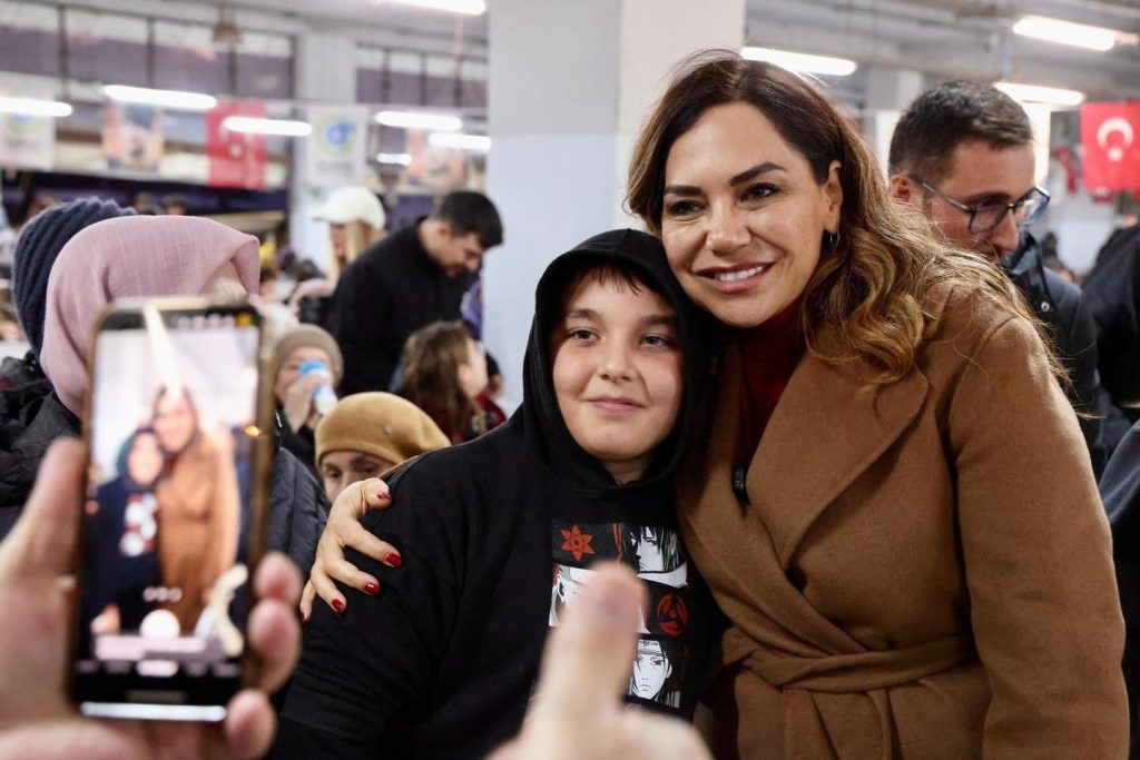 BİNLERCE YURTTAŞ BÜYÜKŞEHİR’İN DAYANIŞMA SOFRALARINDA BULUŞUYOR