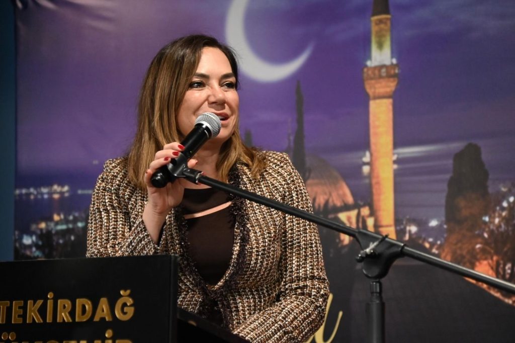 CANDAN BAŞKAN HUZUREVİ SAKİNLERİYLE VEFA SOFRASINDA BULUŞTU