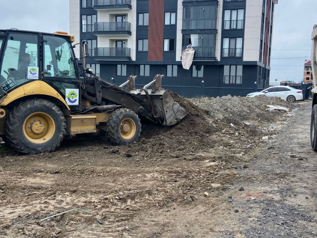 ERGENE’DE YOL BAKIM VE ONARIM ÇALIŞMALARI ARALIKSIZ SÜRÜYOR