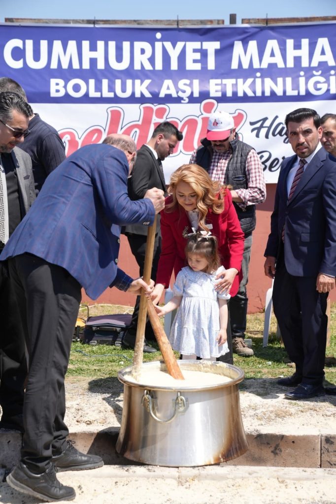 BAŞKAN MÜGE YILDIZ TOPAK BOLLUK AŞI ETKİNLİĞİNE KATILDI