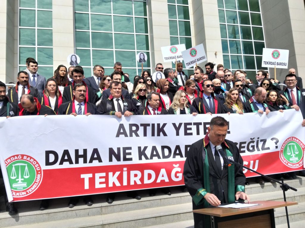 TEKİRDAĞ’DA AVUKATLARDAN TEPKİ