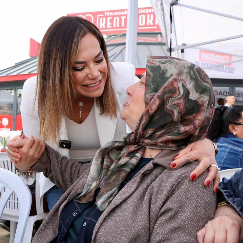 CANDAN BAŞKAN ÇERKEZKÖY’DE ANNELERİN MUTLULUĞUNA ORTAK OLDU