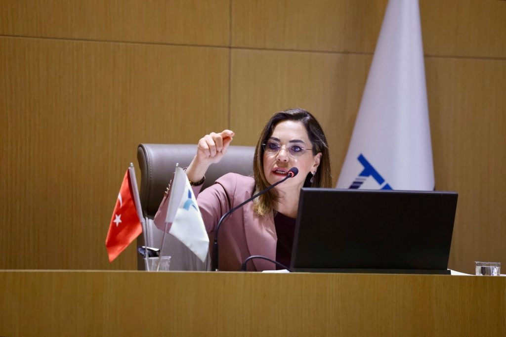CANDAN BAŞKAN’DAN SUYA YÜZDE 50 İNDİRİM MÜJDESİ