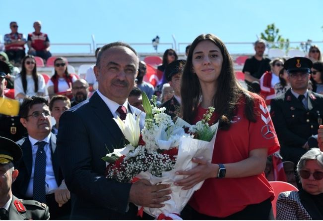 19 Mayıs Atatürk’ü Anma, Gençlik ve Spor Bayramı Kutlandı
