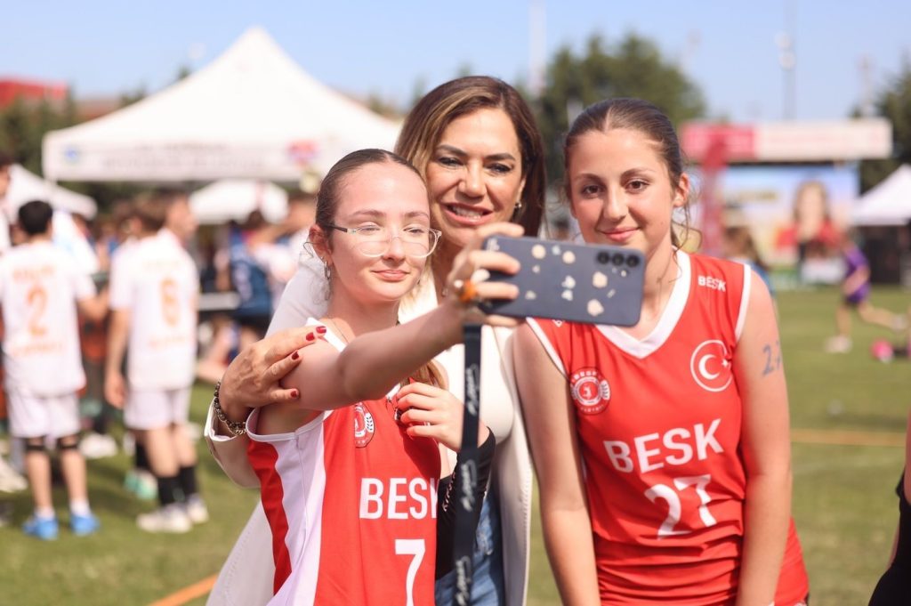 TEKİRDAĞ’DA GENÇ YETENEKLER SAHAYA ÇIKTI