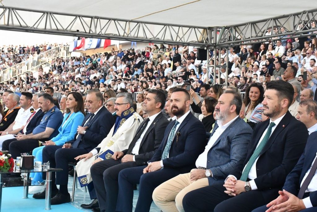 NAMIK KEMAL ÜNİVERSİTESİ 2025-26 AKADEMİK YILI MEZUNİYET TÖRENİ GERÇEKLEŞTİ