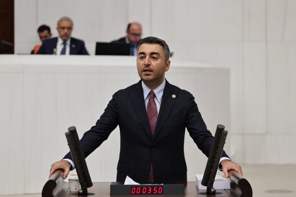 CHP’li Avşar; “Mesele sivrisinek avlamak değil, bataklığı kurutmak”