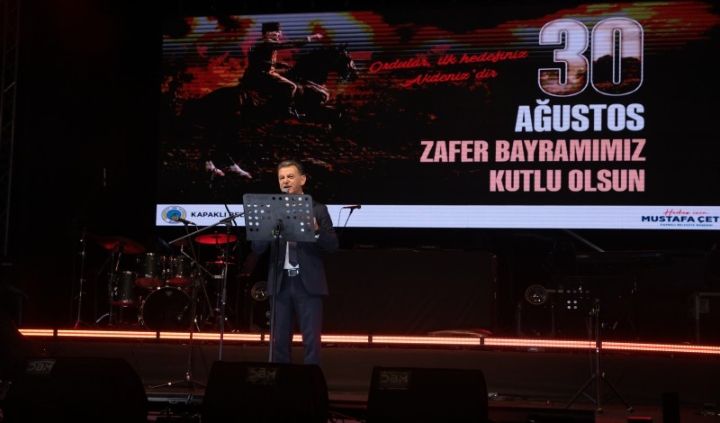 5. Kazak Gölü Festivali Zafer Bayramı Coşkusu ve Norm Ender Konseriyle Tamamlandı