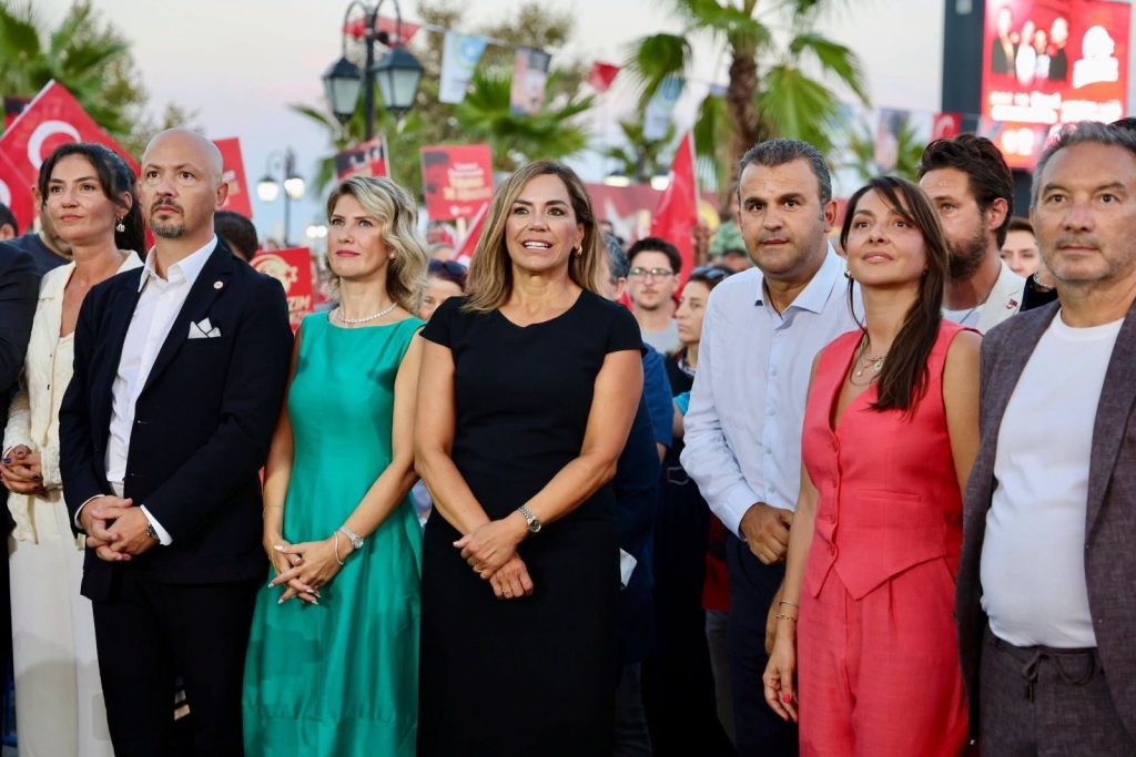 ZAFER COŞKUSU TEKİRDAĞ’I SARDI: BİNLER TEK YÜREK