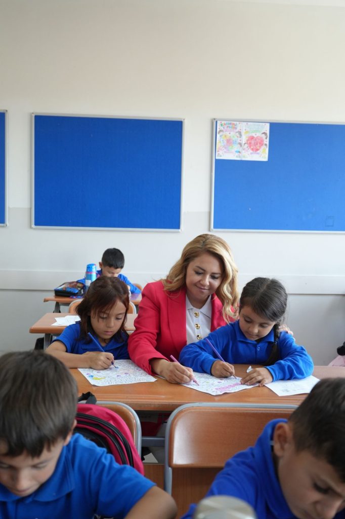 MÜGE BAŞKAN’DAN ÖĞRENCİLERİN EĞİTİMİNE DESTEK