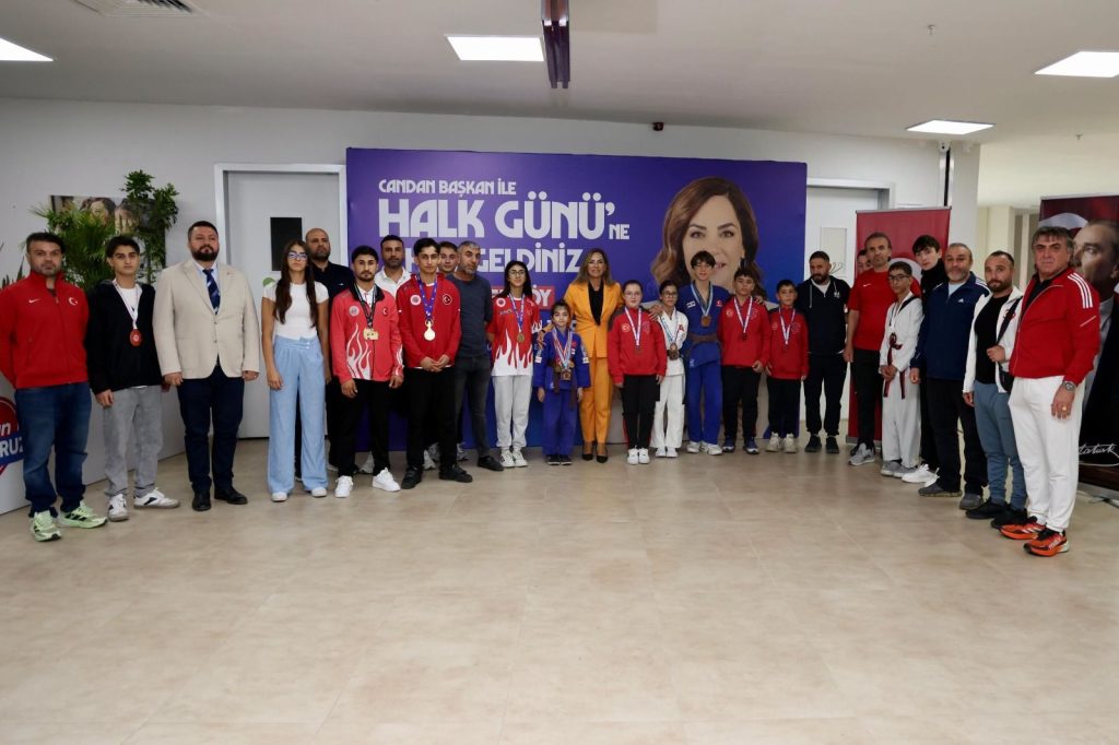 ÇERKEZKÖYLÜLERDEN CANDAN BAŞKAN’A YOĞUN İLGİ!